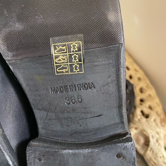 New Free People Black Leather Flower Cut Outs Power Lace-Up Zip Back Boo… - Picture 9 of 10